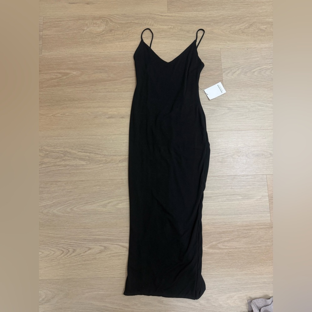 NWT Ruched Backless Midi Dress in Black Size Small